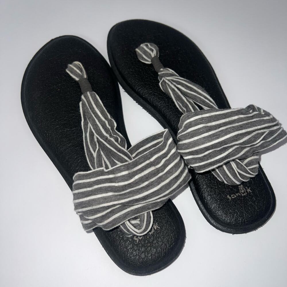 Sanuk Yoga Mat Coastal Knot Strap Sandals Sling Black Gray Striped  Size 10